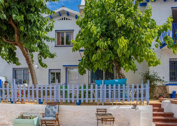 Homestay Blue Castle Malaga